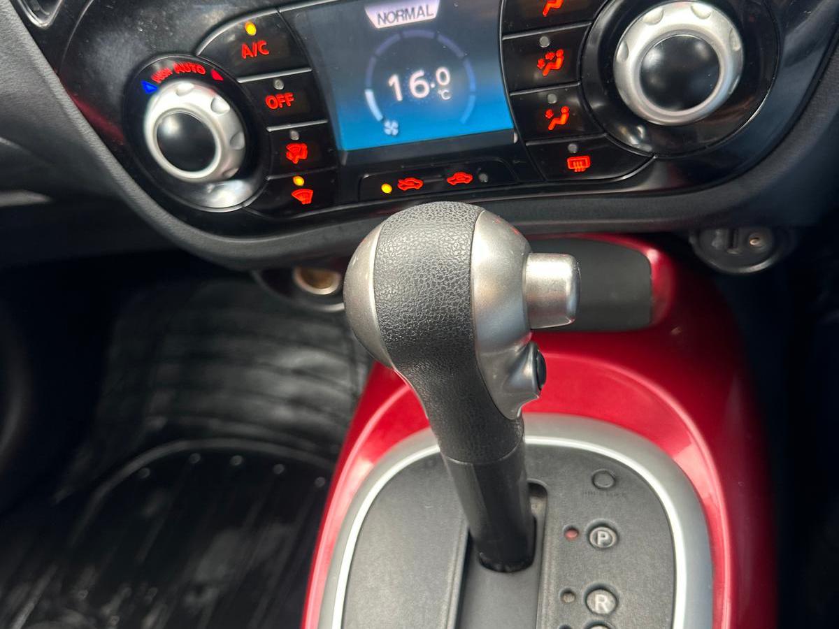 Nissan Juke 1.6 Tekna SUV 5dr Petrol CVT Euro 5 (117 ps)