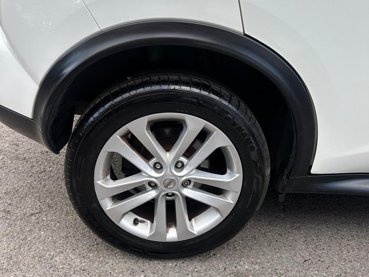 Nissan Juke 1.6 Acenta SUV 5dr Petrol CVT Euro 5 (117 ps)