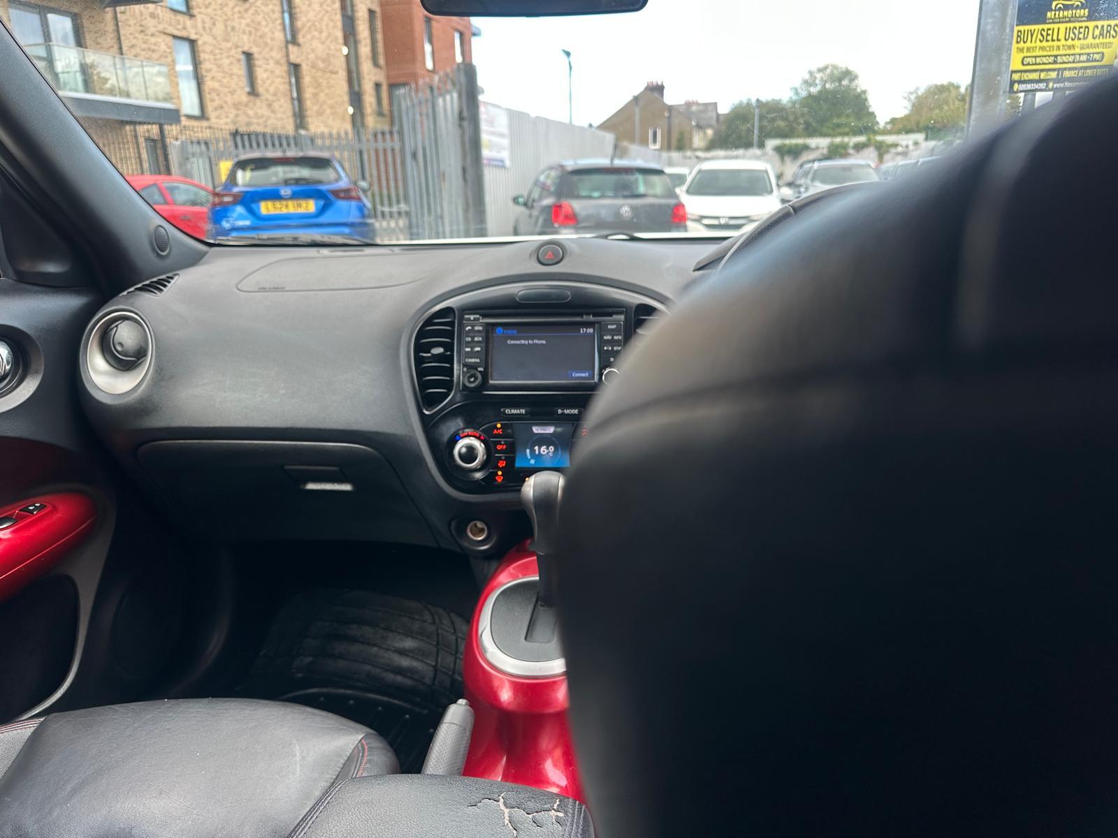 Nissan Juke 1.6 Acenta SUV 5dr Petrol CVT Euro 5 (117 ps)