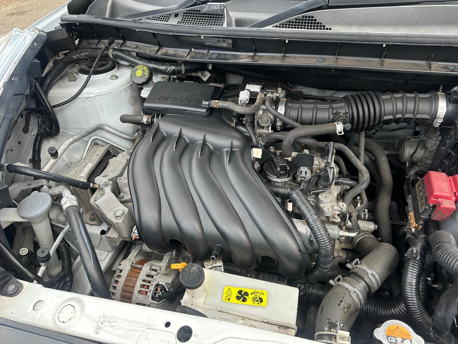 Nissan Juke 1.6 Acenta SUV 5dr Petrol CVT Euro 5 (117 ps)