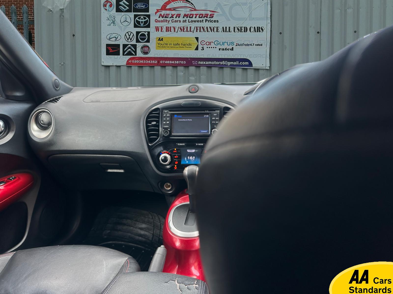 Nissan Juke 1.6 Tekna SUV 5dr Petrol CVT Euro 5 (117 ps)