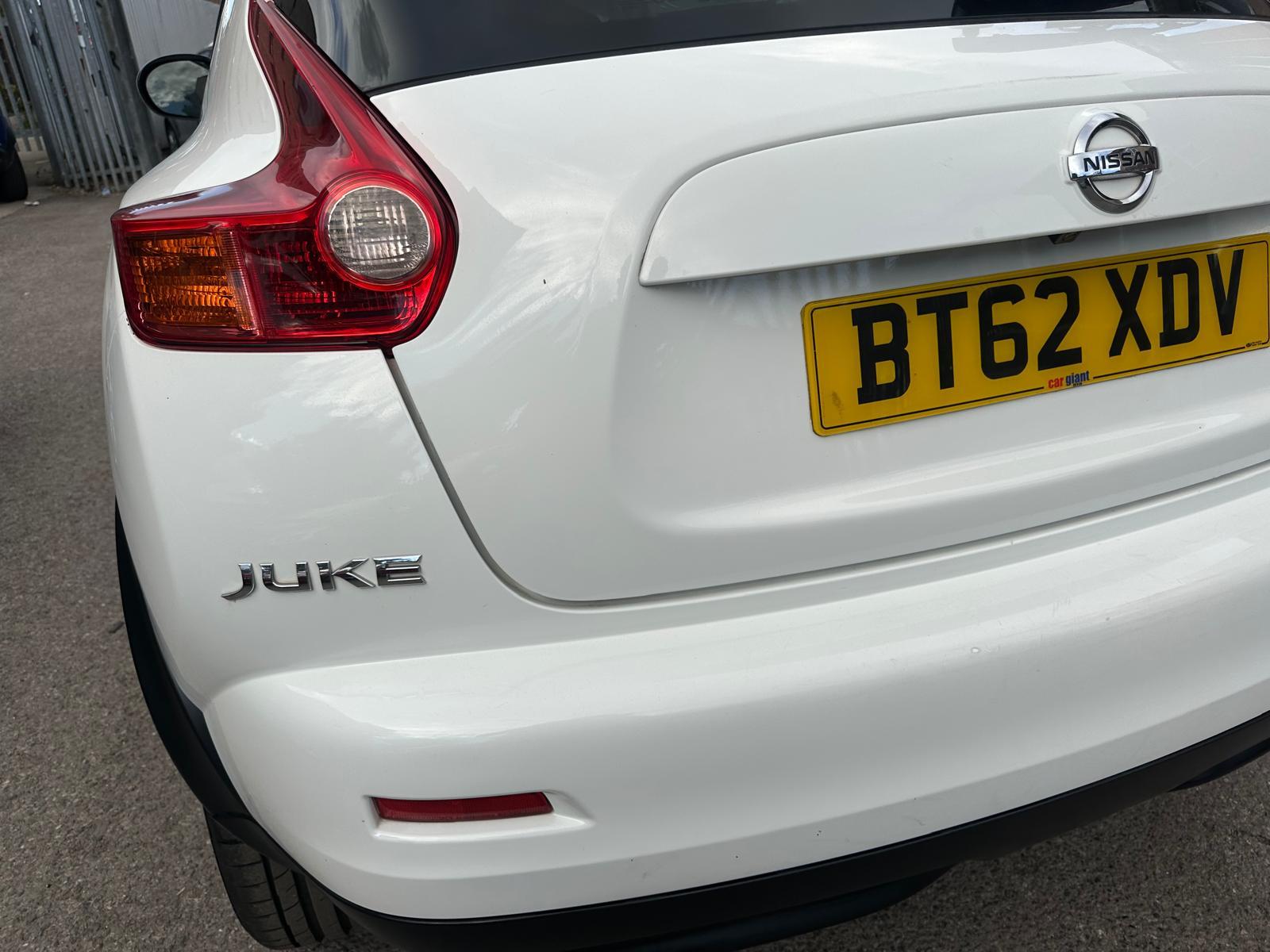 Nissan Juke 1.6 Acenta SUV 5dr Petrol CVT Euro 5 (117 ps)