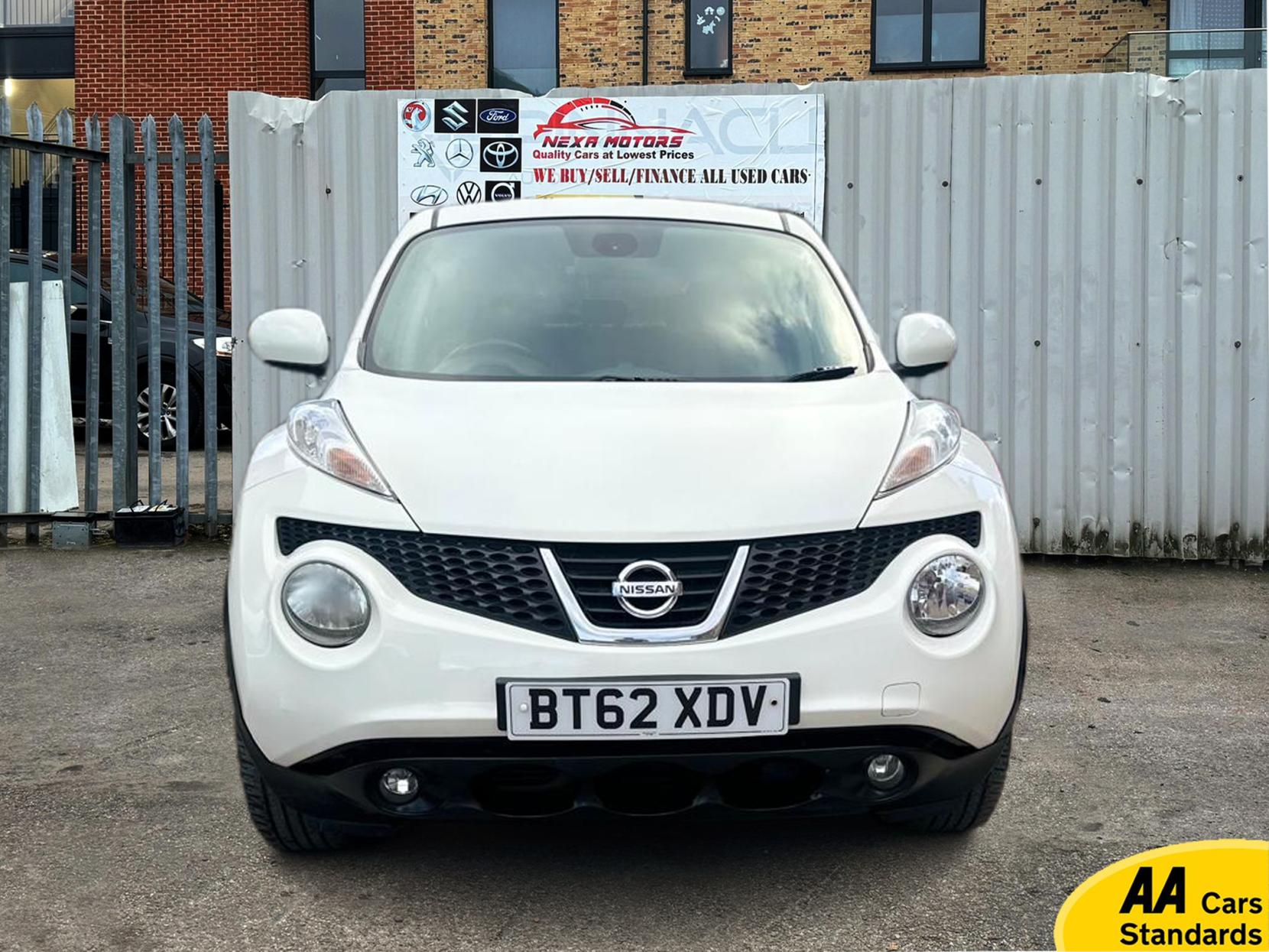 Nissan Juke 1.6 Tekna SUV 5dr Petrol CVT Euro 5 (117 ps)