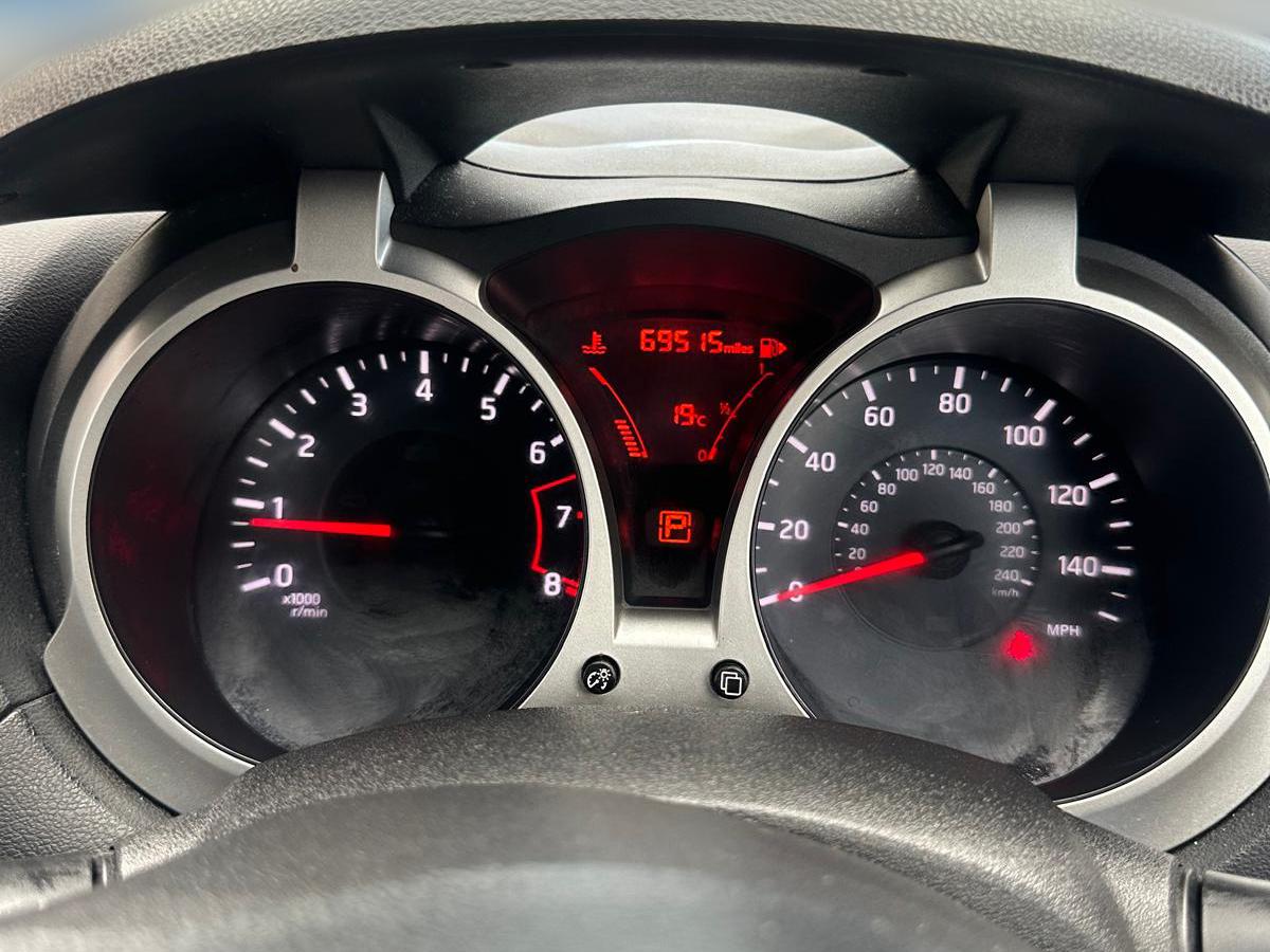 Nissan Juke 1.6 Tekna SUV 5dr Petrol CVT Euro 5 (117 ps)