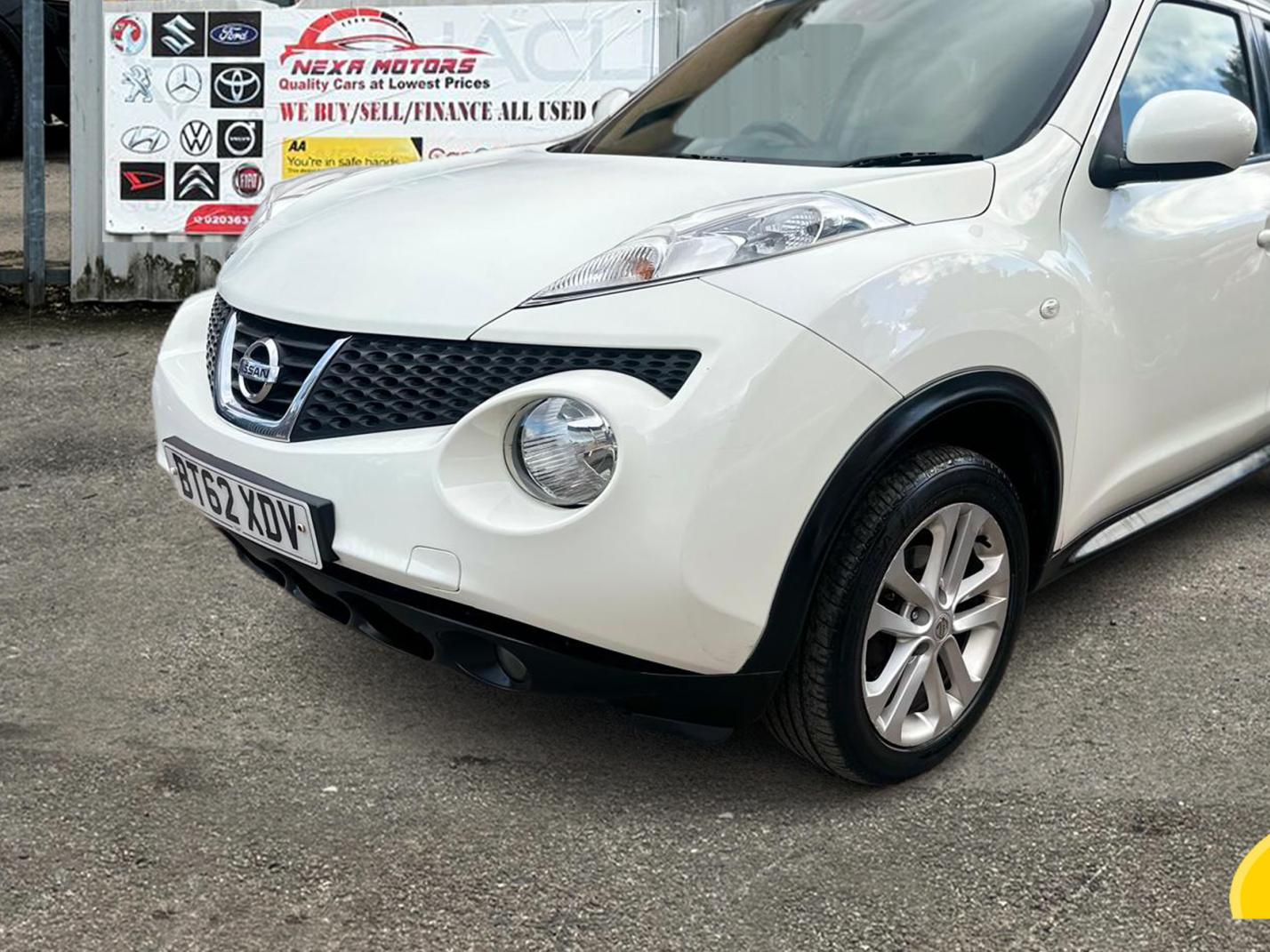 Nissan Juke 1.6 Tekna SUV 5dr Petrol CVT Euro 5 (117 ps)