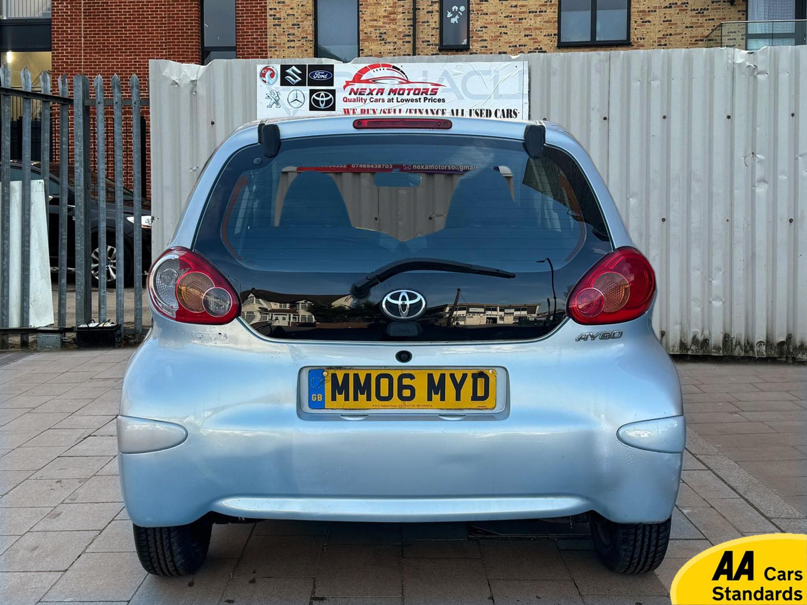 Toyota AYGO 1.0 VVT-i + Hatchback 5dr Petrol MultiMode Euro 4 (67 bhp)