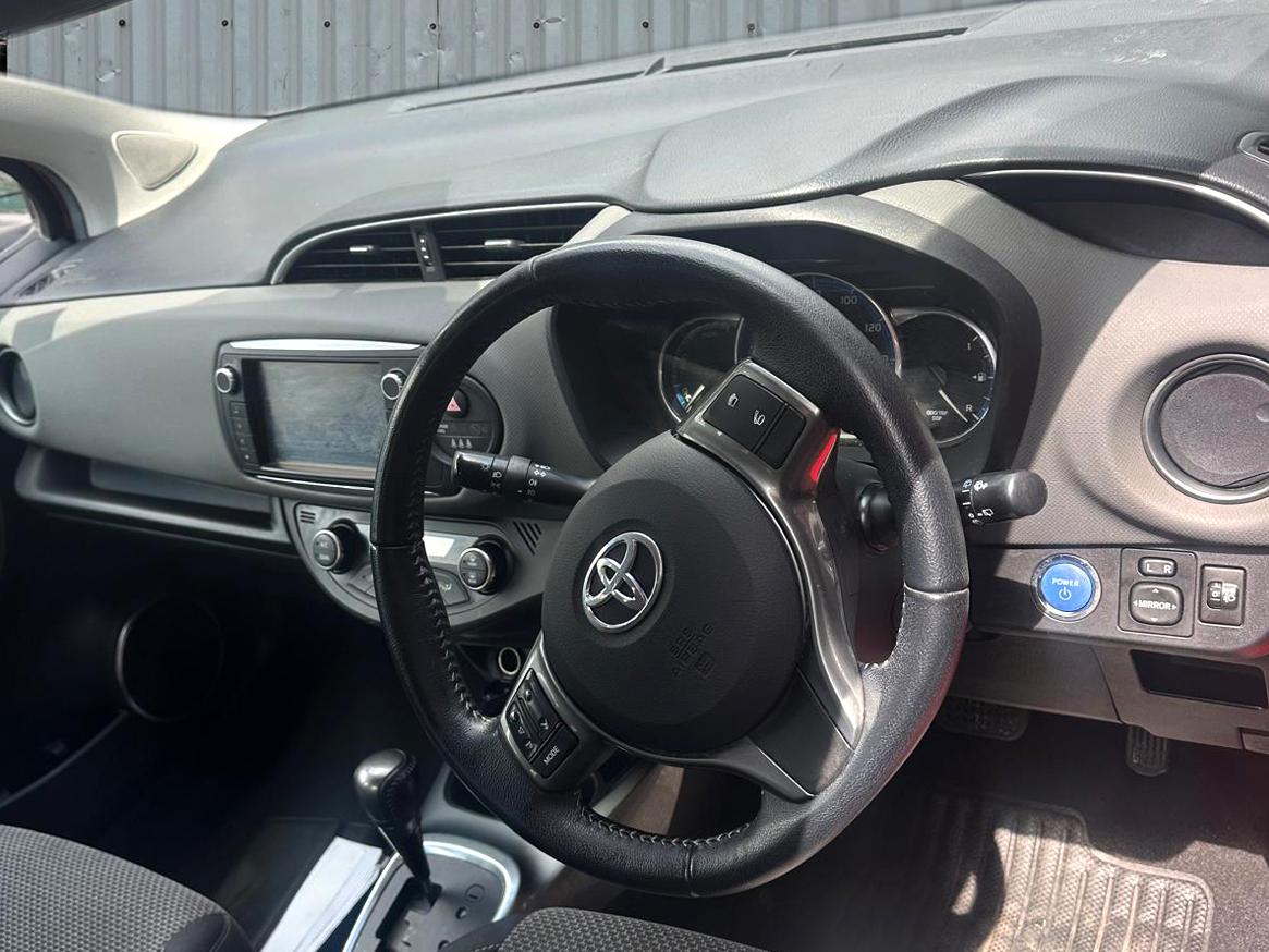 Toyota Yaris 1.5 VVT-h Icon Hatchback 5dr Petrol Hybrid E-CVT Euro 6 (101 ps)