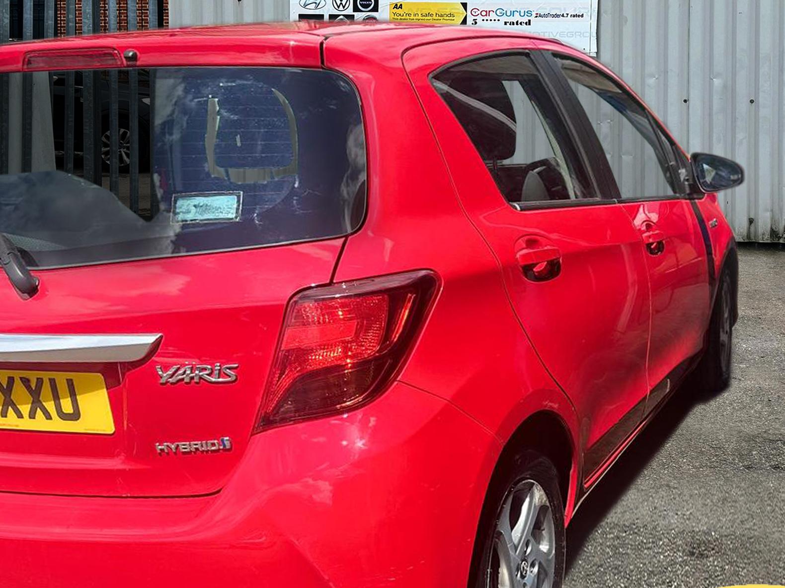 Toyota Yaris 1.5 VVT-h Icon Hatchback 5dr Petrol Hybrid E-CVT Euro 6 (101 ps)