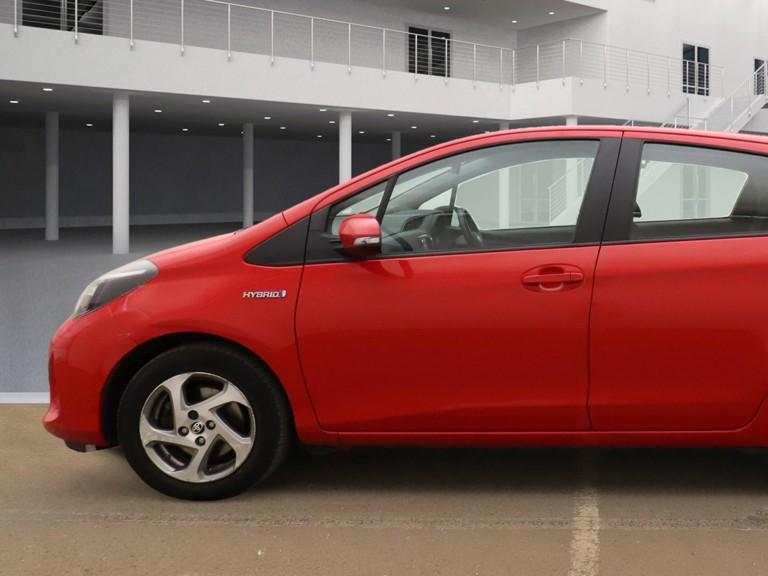 Toyota Yaris 1.5 VVT-h Icon Hatchback 5dr Petrol Hybrid E-CVT Euro 6 (101 ps)