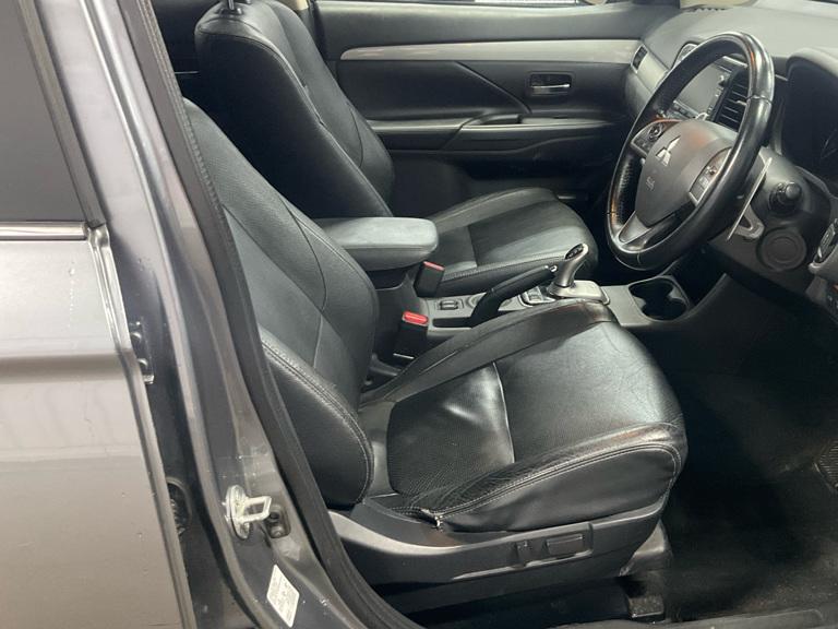 Mitsubishi Outlander 2.0h 12kWh GX4h SUV 5dr Petrol Plug-in Hybrid CVT 4WD Euro 5 (s/s) (200 ps)