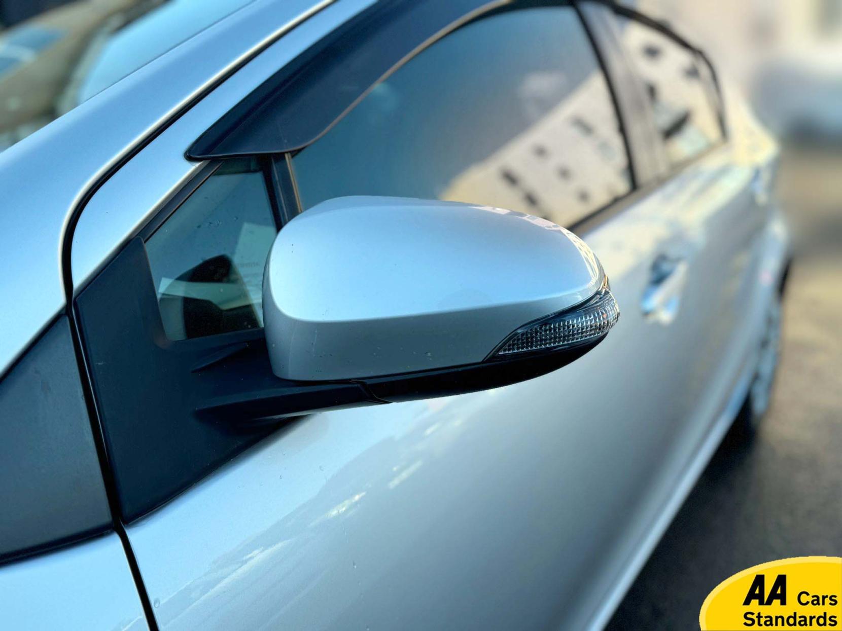 Toyota Yaris 1.5 VVT-h Icon Hatchback 5dr Petrol Hybrid E-CVT Euro 6 (101 ps)