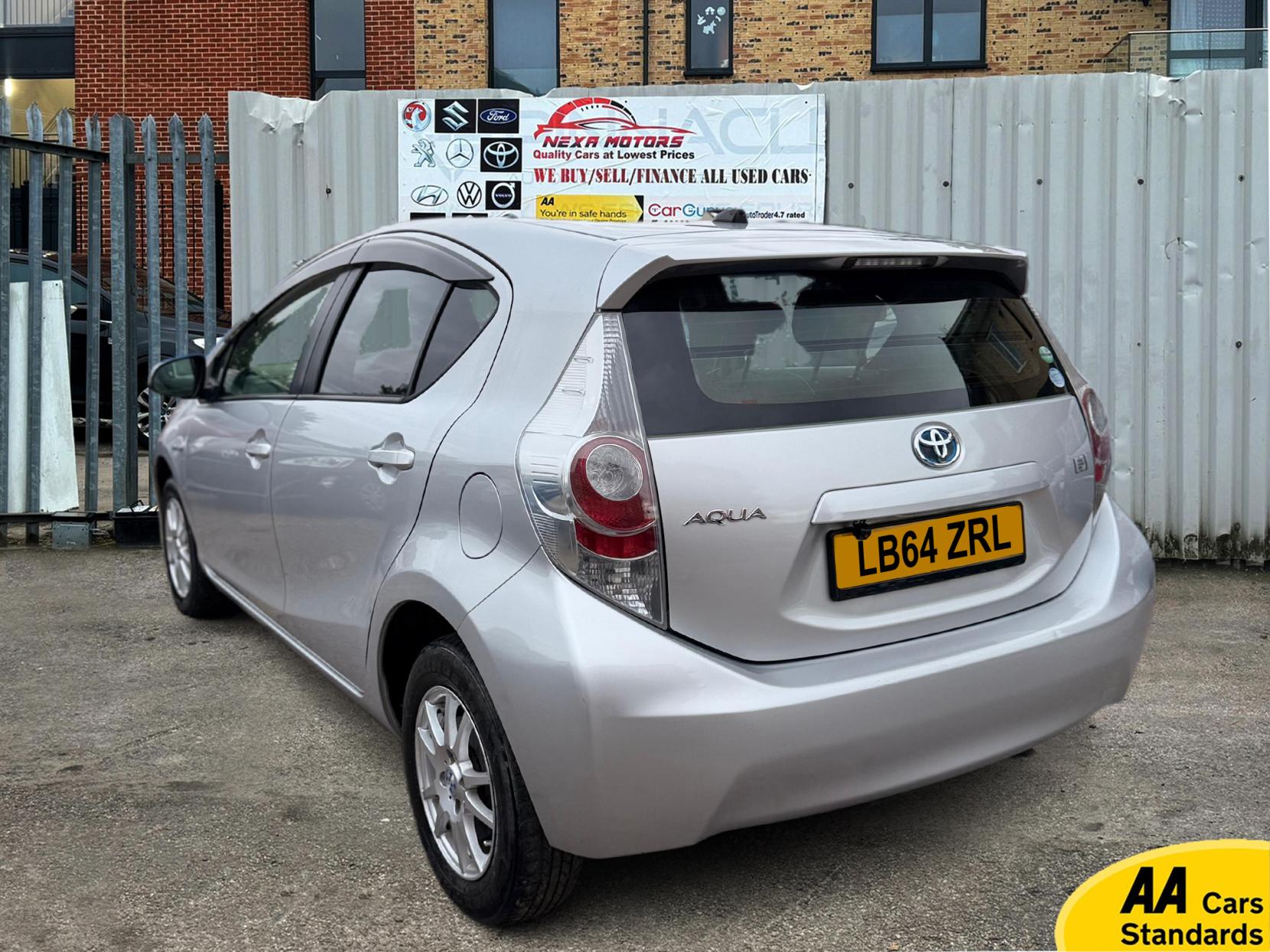 Toyota Yaris 1.5 VVT-h Icon Hatchback 5dr Petrol Hybrid E-CVT Euro 6 (101 ps)