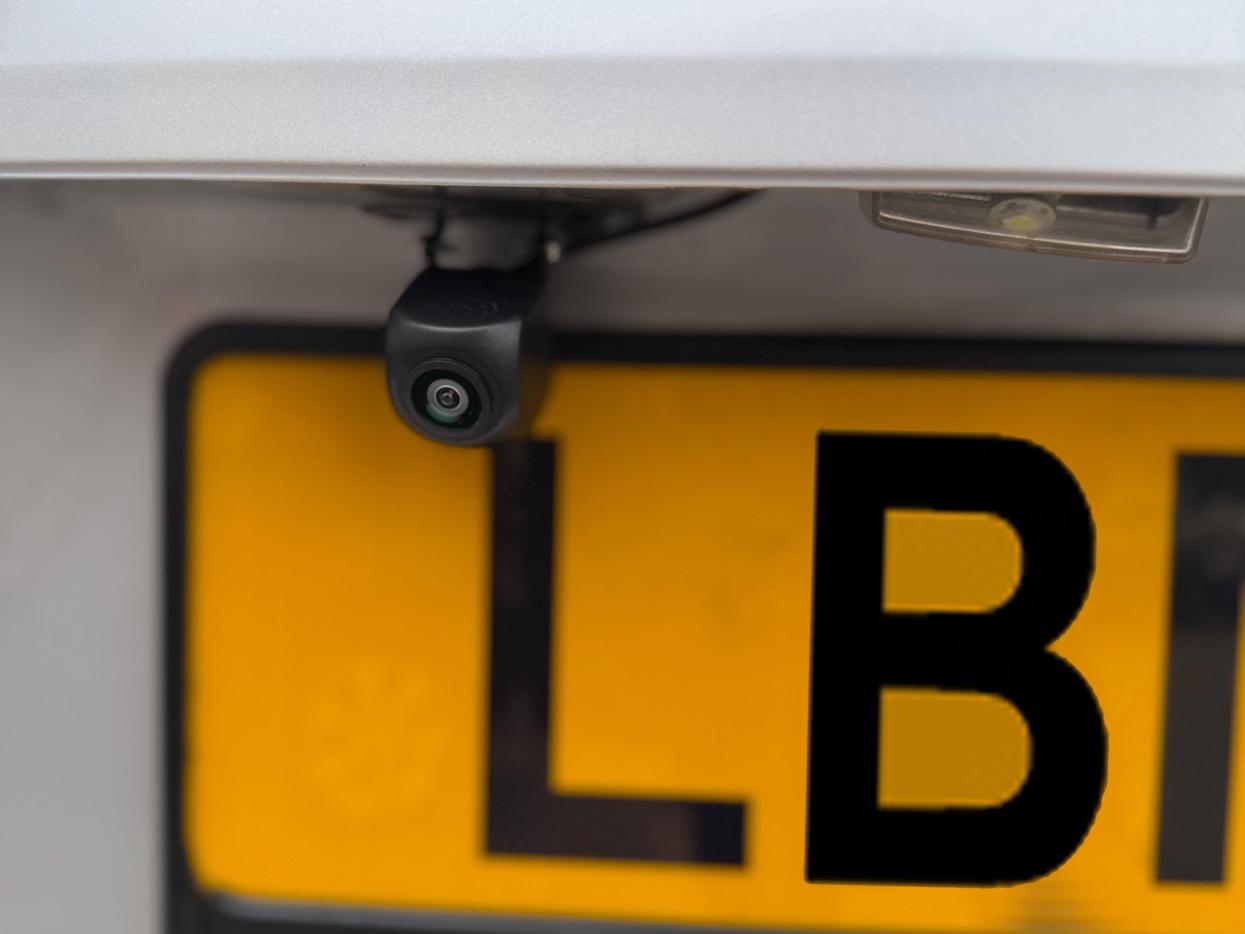 Toyota Yaris 1.5 VVT-h Icon Hatchback 5dr Petrol Hybrid E-CVT Euro 6 (101 ps)