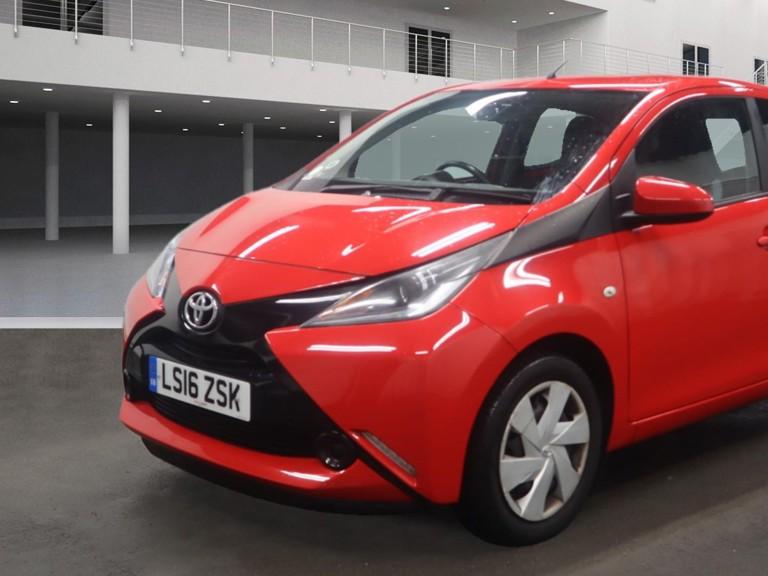 Toyota AYGO 1.0 VVT-i x-play Hatchback 5dr Petrol Manual Euro 6 (68 ps)