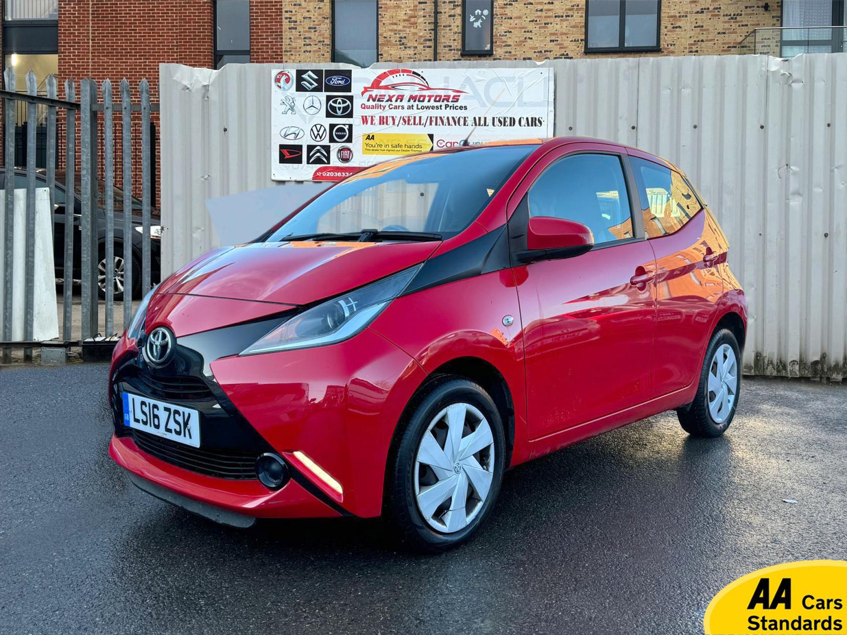 Toyota AYGO 1.0 VVT-i x-play Hatchback 5dr Petrol Manual Euro 6 (68 ps)