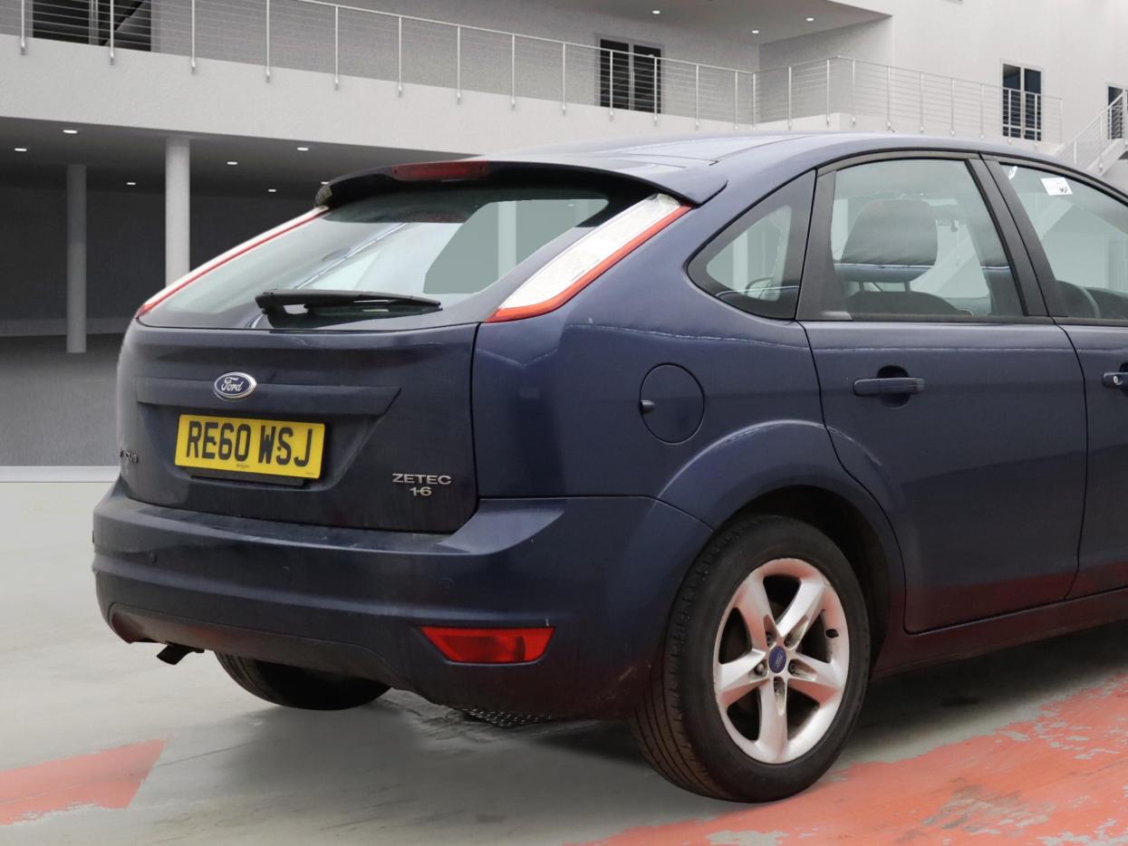 Ford Focus 1.6 Zetec Hatchback 5dr Petrol Automatic (184 g/km, 99 bhp)