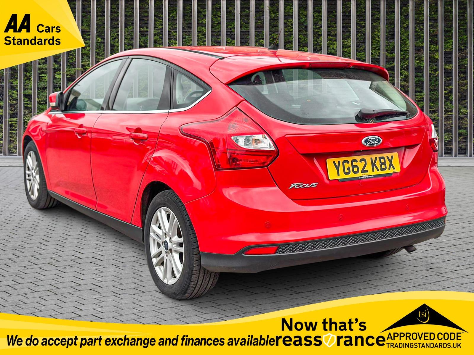 Ford Focus 1.6 Titanium Hatchback 5dr Petrol Powershift Euro 5 (125 ps)