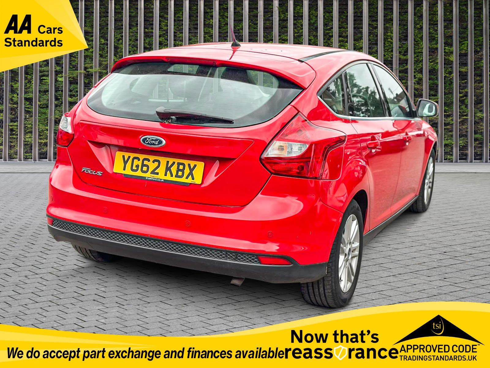 Ford Focus 1.6 Titanium Hatchback 5dr Petrol Powershift Euro 5 (125 ps)