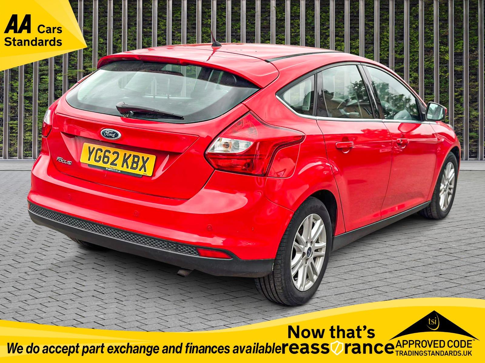 Ford Focus 1.6 Titanium Hatchback 5dr Petrol Powershift Euro 5 (125 ps)