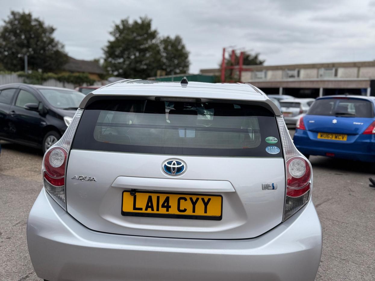 Toyota Yaris 1.5 VVT-h Icon Hatchback 5dr Petrol Hybrid E-CVT Euro 6 (101 ps)