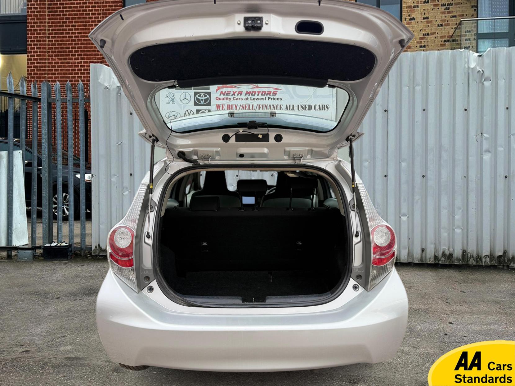 Toyota Yaris 1.5 VVT-h Icon Hatchback 5dr Petrol Hybrid E-CVT Euro 6 (101 ps)