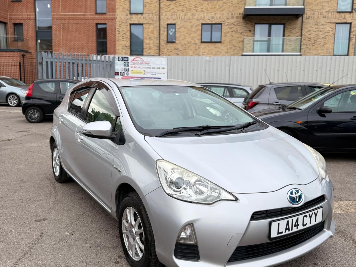 Toyota Yaris 1.5 VVT-h Icon Hatchback 5dr Petrol Hybrid E-CVT Euro 6 (101 ps)