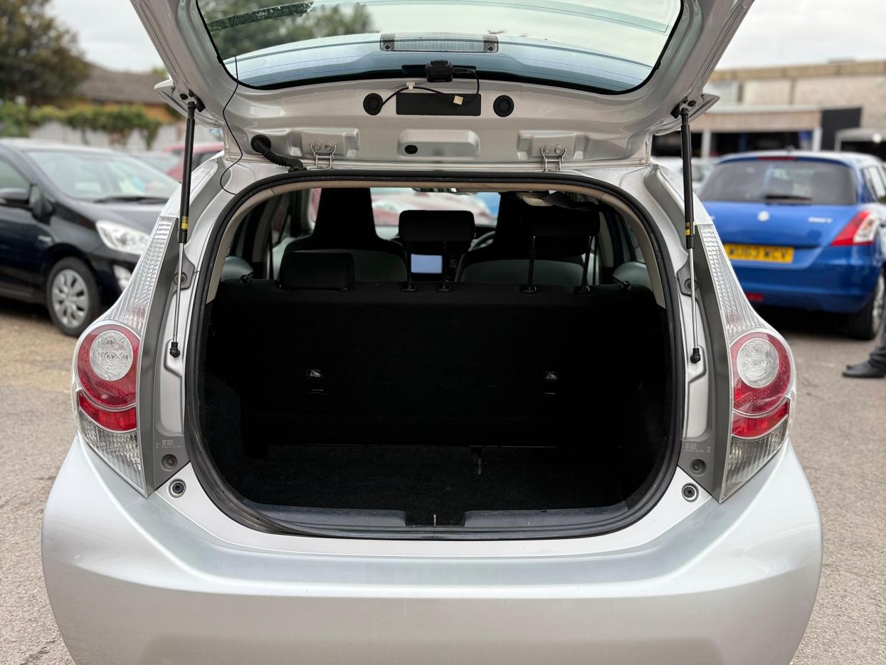 Toyota Yaris 1.5 VVT-h Icon Hatchback 5dr Petrol Hybrid E-CVT Euro 6 (101 ps)