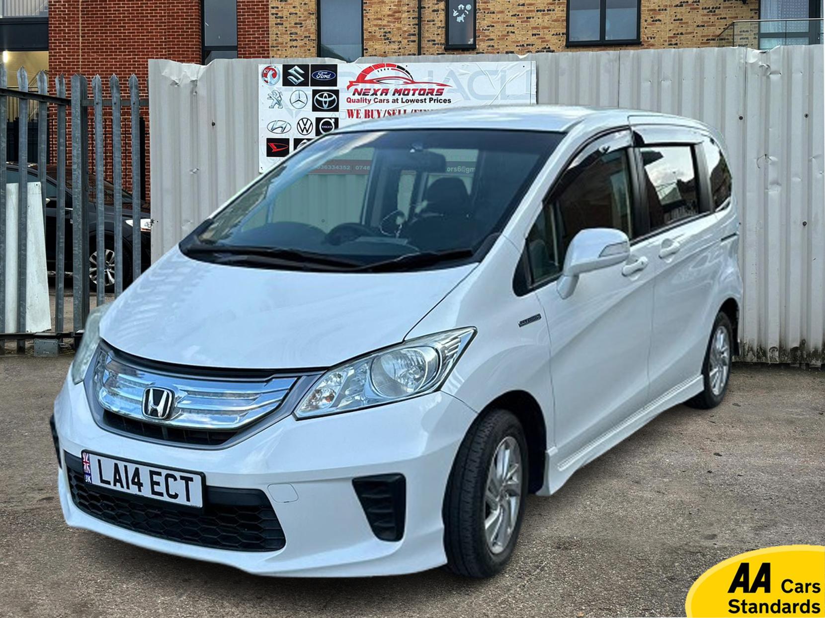 Honda Freed 1.5 i-VTEC ES Plus Hatchback 5dr Petrol CVT Euro 5 (99 ps) 1.5 H IMA 5dr Petrol Hybrid 2014