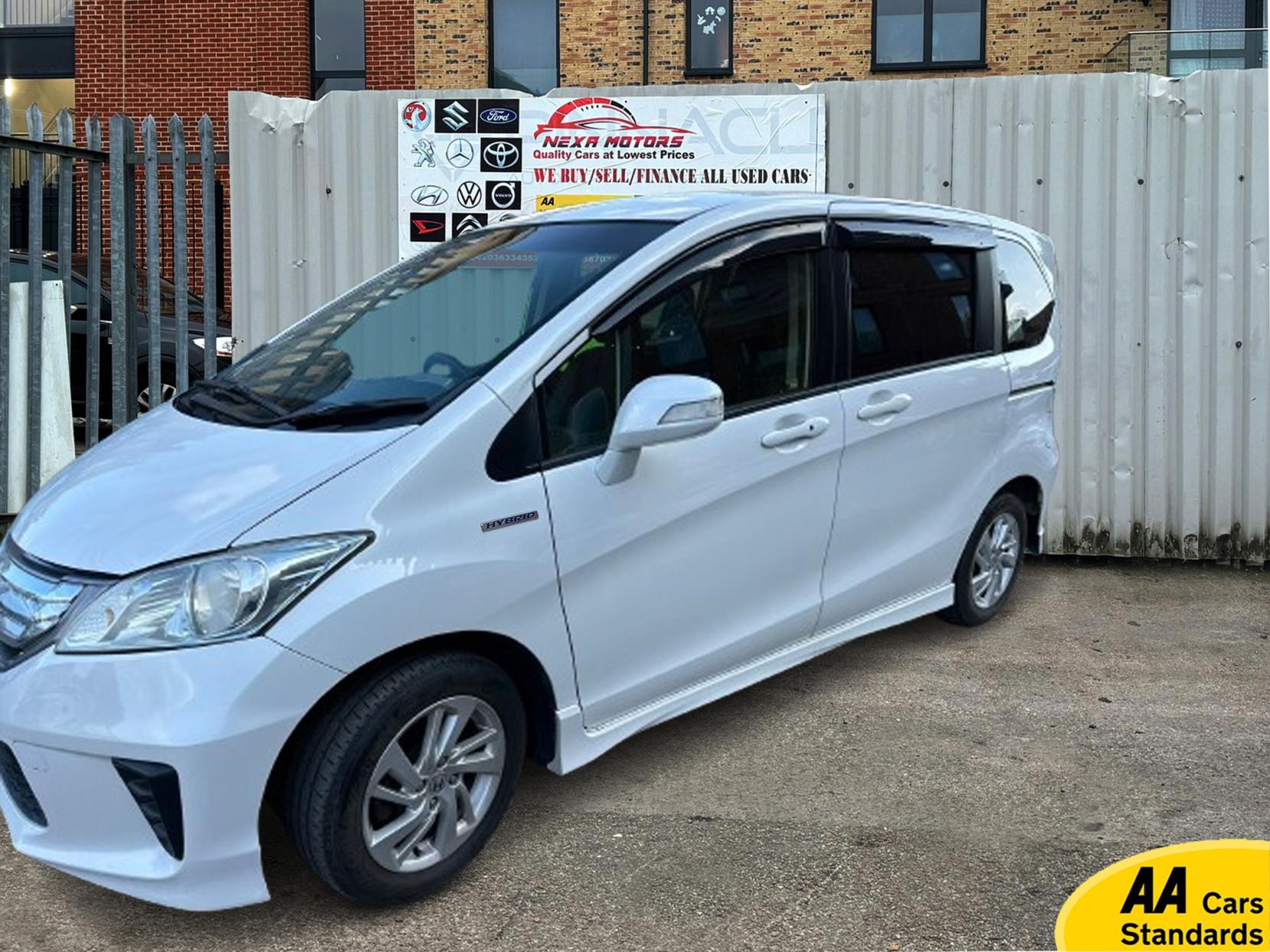 Honda Freed 1.5 i-VTEC ES Plus Hatchback 5dr Petrol CVT Euro 5 (99 ps) 1.5 H IMA 5dr Petrol Hybrid 2014