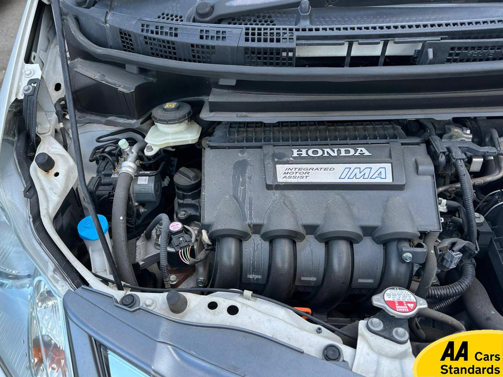 Honda Freed 1.5 i-VTEC ES Plus Hatchback 5dr Petrol CVT Euro 5 (99 ps) 1.5 H IMA 5dr Petrol Hybrid 2014