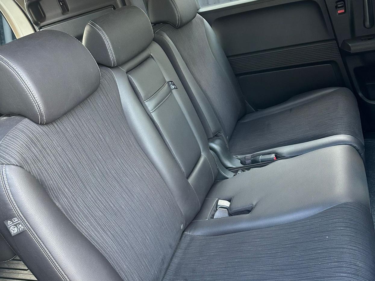 Honda Freed 1.5 i-VTEC ES Plus Hatchback 5dr Petrol CVT Euro 5 (99 ps) 1.5 H IMA 5dr Petrol Hybrid 2014