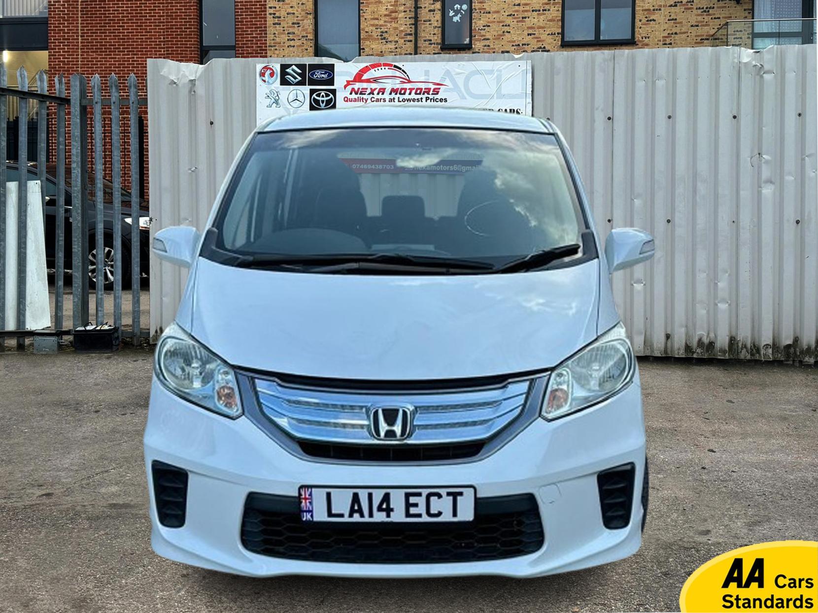 Honda Freed 1.5 i-VTEC ES Plus Hatchback 5dr Petrol CVT Euro 5 (99 ps) 1.5 H IMA 5dr Petrol Hybrid 2014