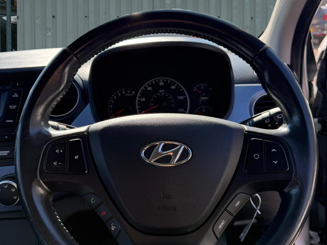 Hyundai i10 1.2 Premium Hatchback 5dr Petrol Auto Euro 6 (87 ps)