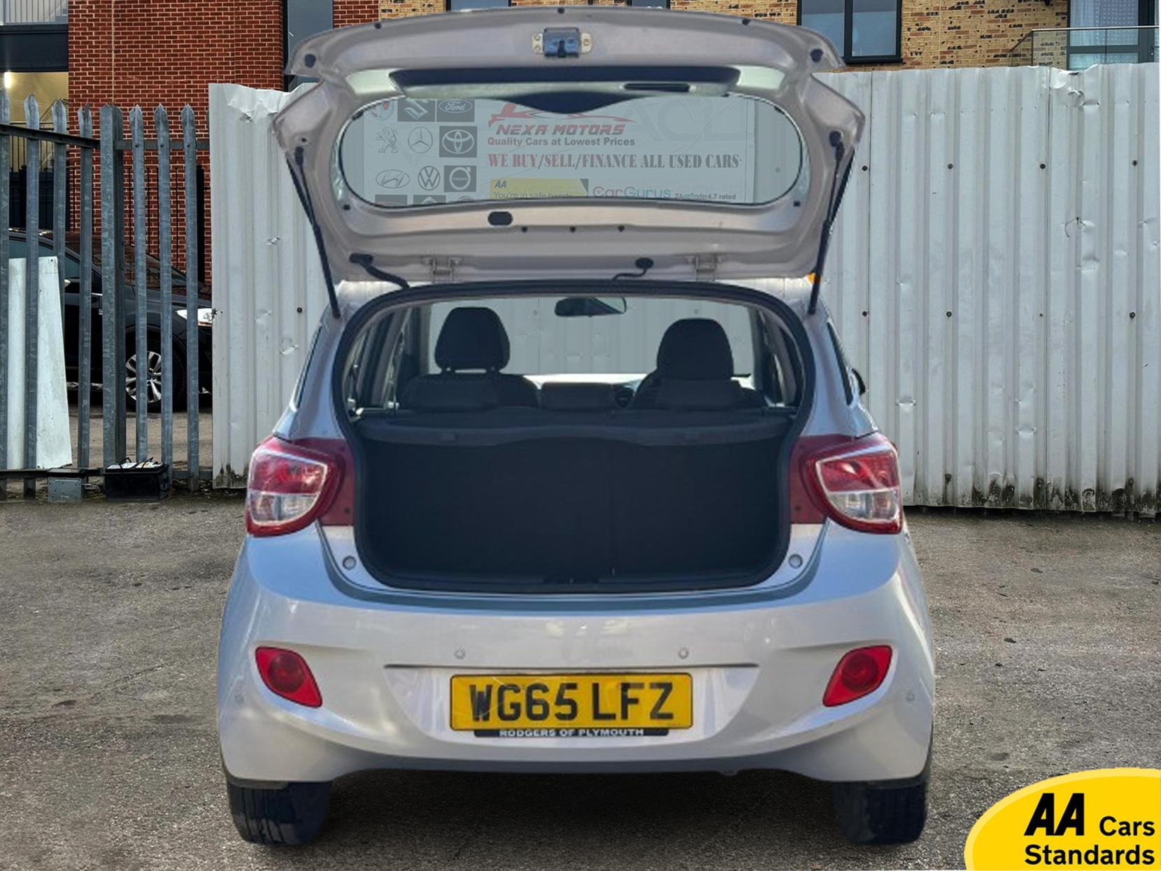 Hyundai i10 1.2 Premium Hatchback 5dr Petrol Auto Euro 6 (87 ps)