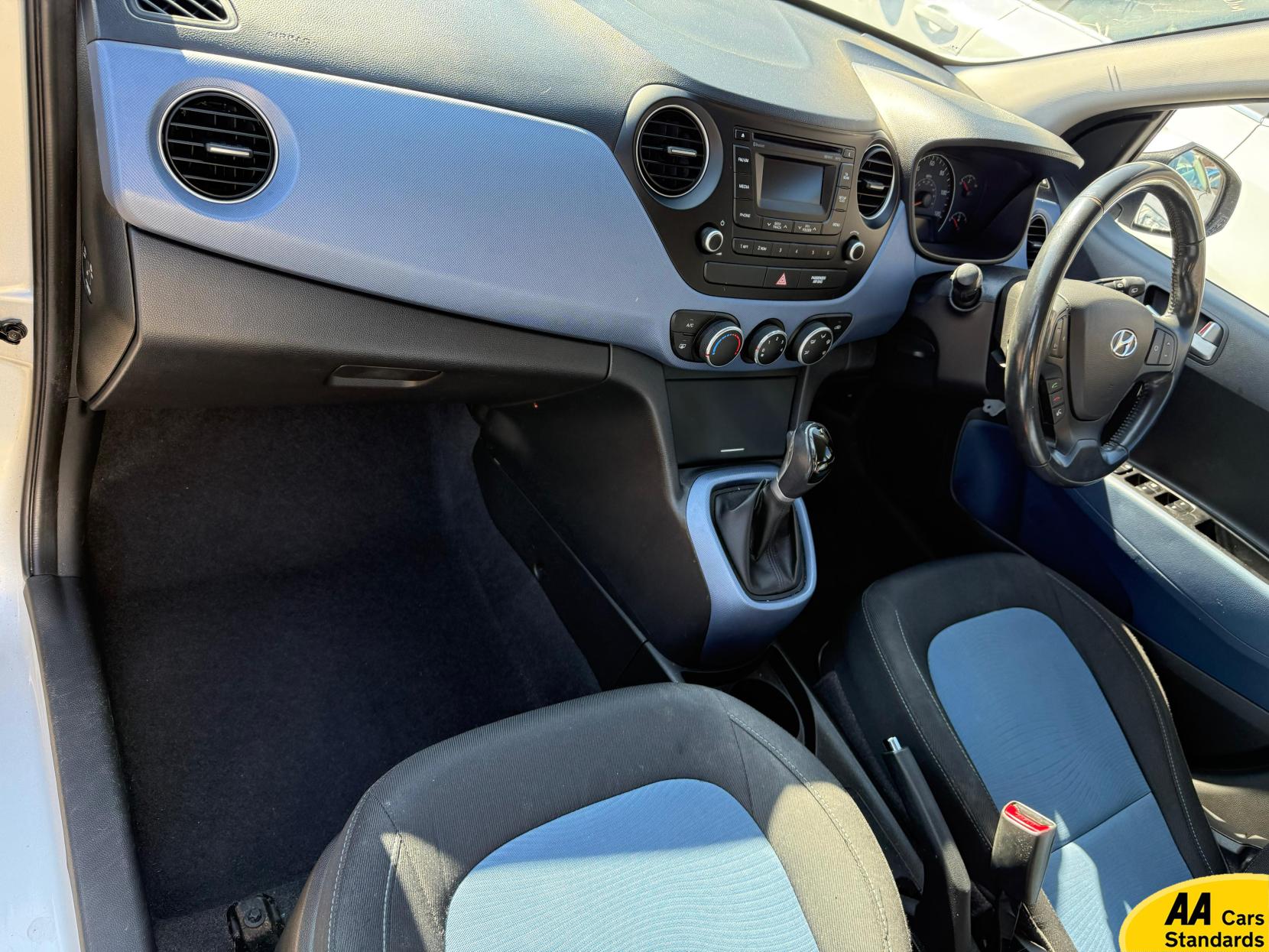 Hyundai i10 1.2 Premium Hatchback 5dr Petrol Auto Euro 6 (87 ps)