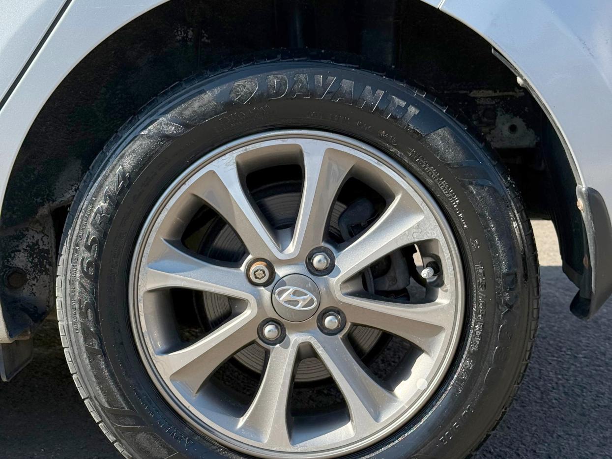 Hyundai i10 1.2 Premium Hatchback 5dr Petrol Auto Euro 6 (87 ps)