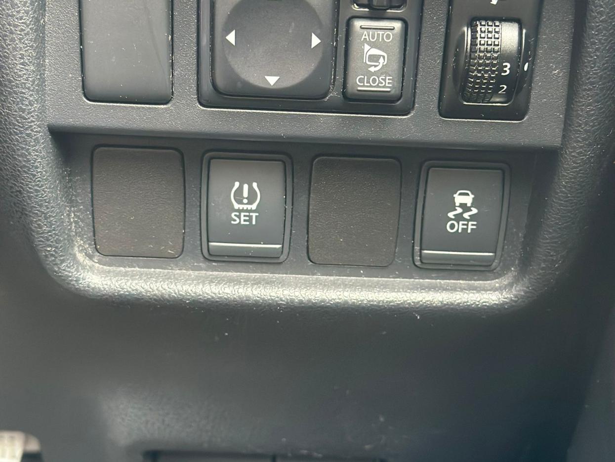 Nissan Juke 1.6 N-Connecta SUV 5dr Petrol XTRON Euro 6 (117 ps)