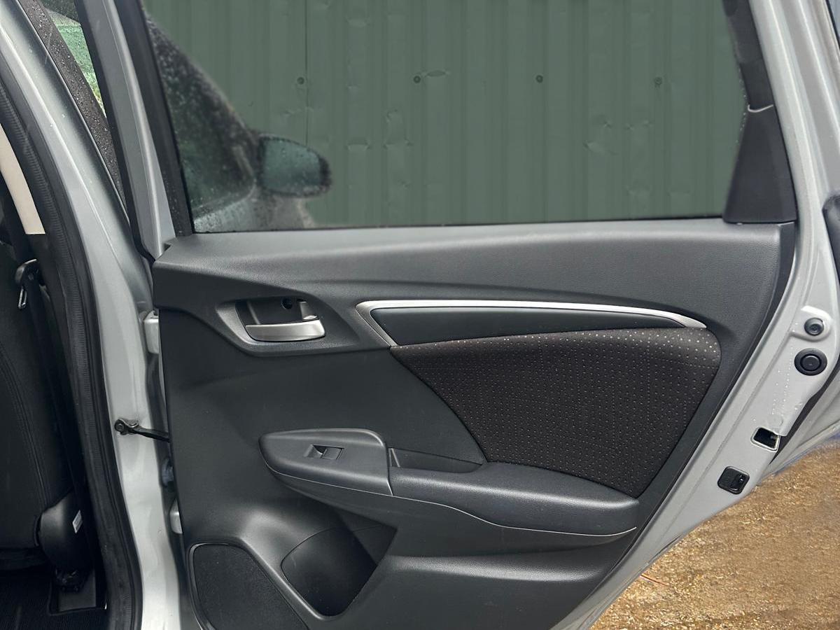 Honda Jazz 1.5 i-VTEC ES Plus Hatchback 5dr Petrol HYBRID CVT Euro 5 (99 ps) ES Plus T Hatchback (2008 - 2015)