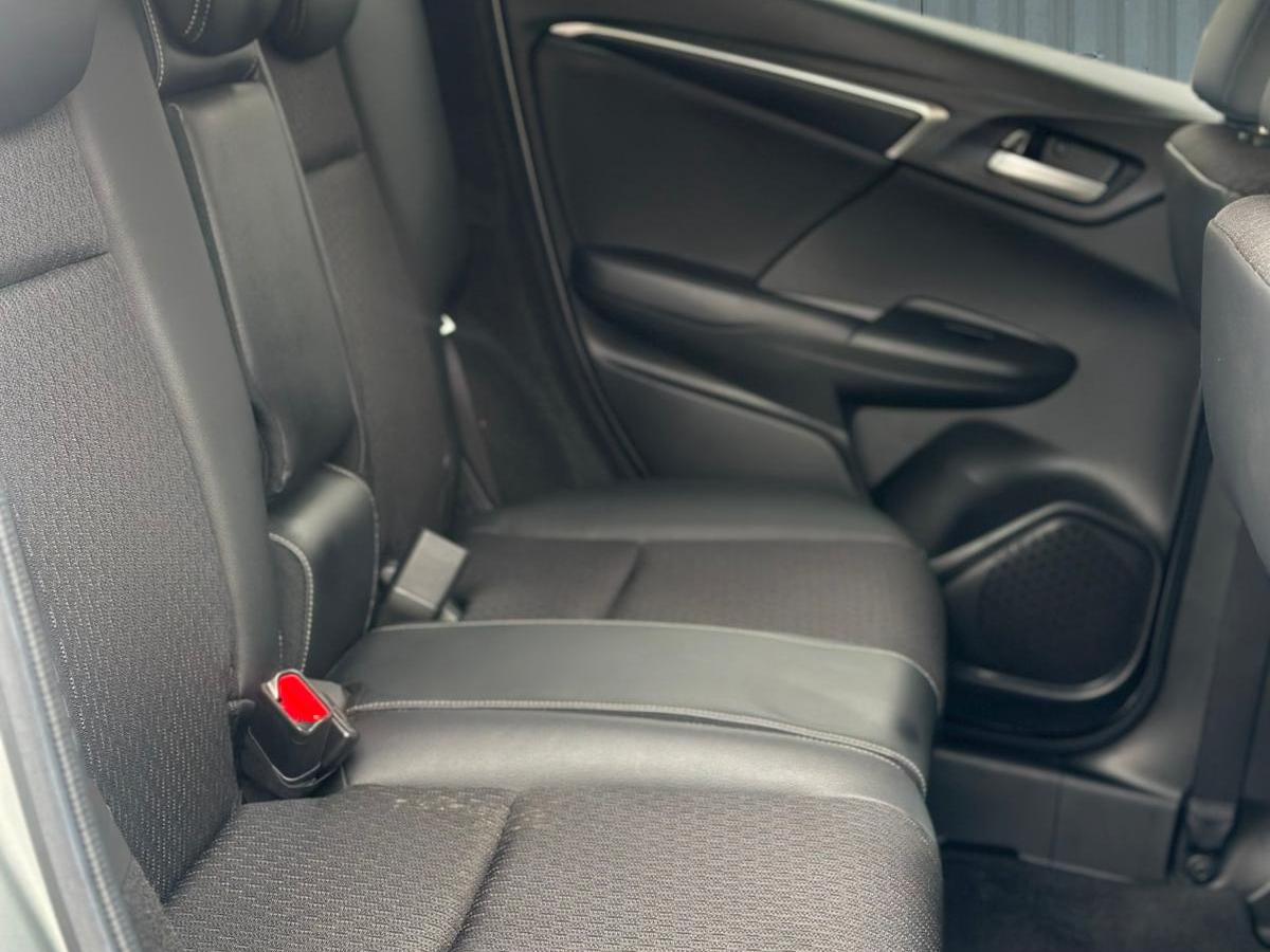 Honda Jazz 1.5 i-VTEC ES Plus Hatchback 5dr Petrol CVT Euro 5 (99 ps)