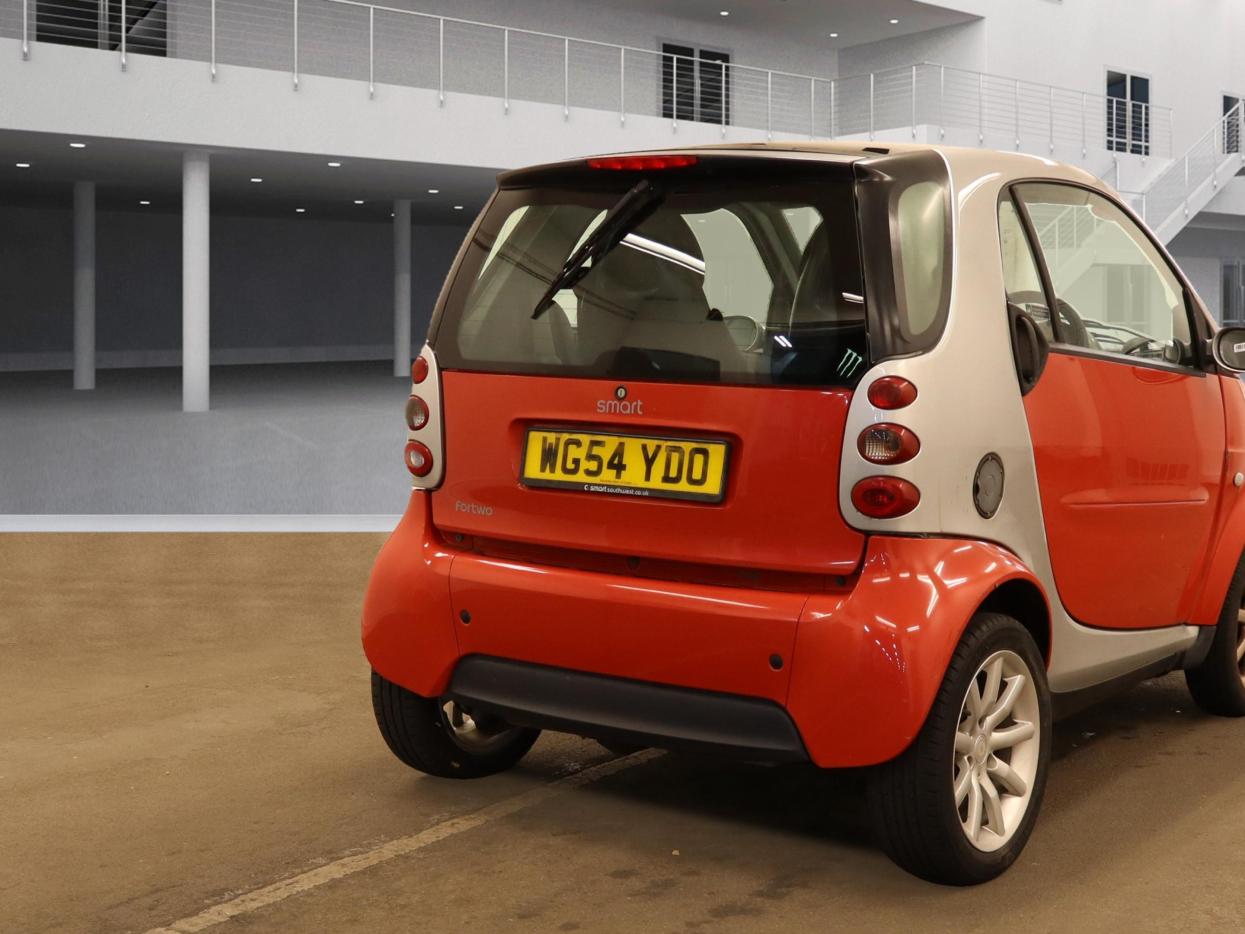 Smart fortwo 0.7 City Passion Hatchback 3dr Petrol Automatic (113 g/km, 61 bhp)