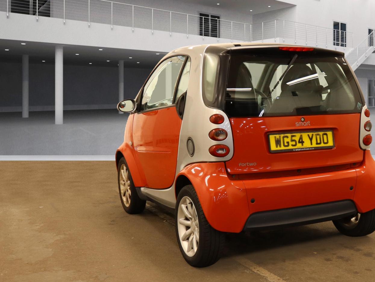 Smart fortwo 0.7 City Passion Hatchback 3dr Petrol Automatic (113 g/km, 61 bhp)