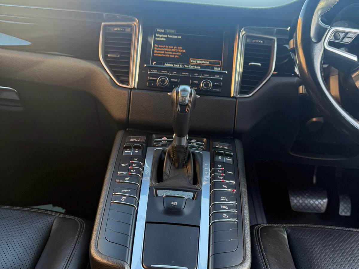 Porsche Macan 3.0 TD V6 S SUV 5dr Diesel PDK 4WD Euro 6 (s/s) (258 ps)