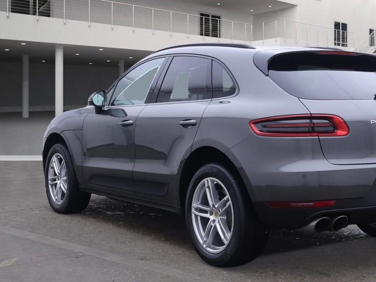 Porsche Macan 3.0 TD V6 S SUV 5dr Diesel PDK 4WD Euro 6 (s/s) (258 ps)
