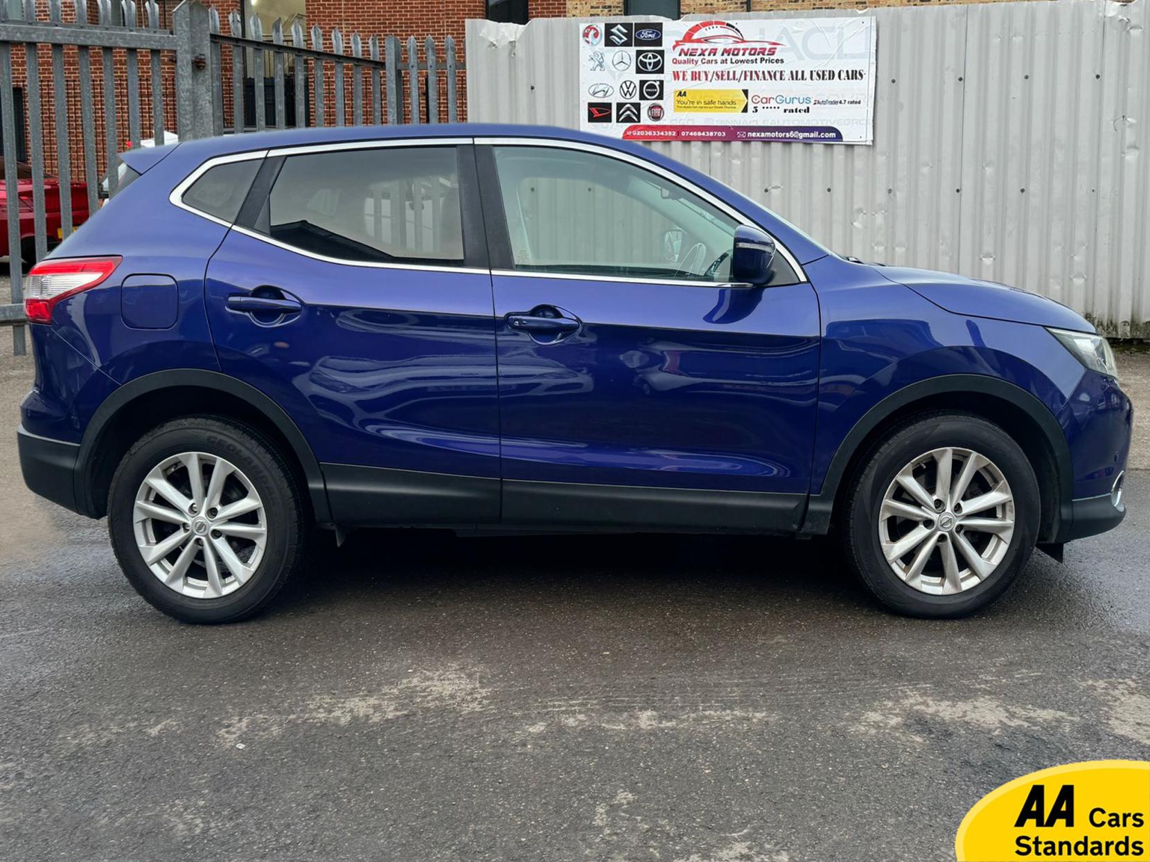 Nissan Qashqai 1.2 DIG-T Acenta Premium SUV 5dr Petrol Manual 2WD Euro 5 (s/s) (115 ps)