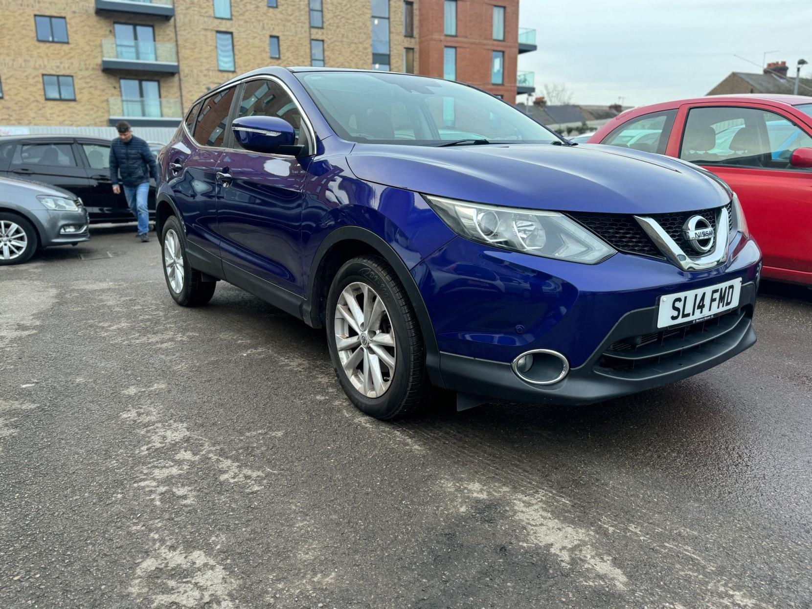 Nissan Qashqai 1.2 DIG-T Acenta Premium SUV 5dr Petrol Manual 2WD Euro 5 (s/s) (115 ps)