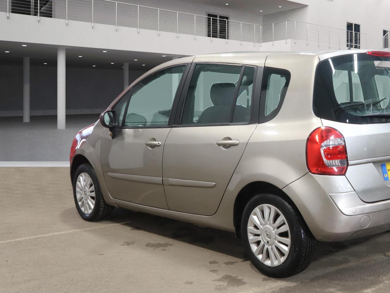 Renault Grand Modus 1.6 VVT Dynamique MPV 5dr Petrol Auto Euro 5 (111 ps)