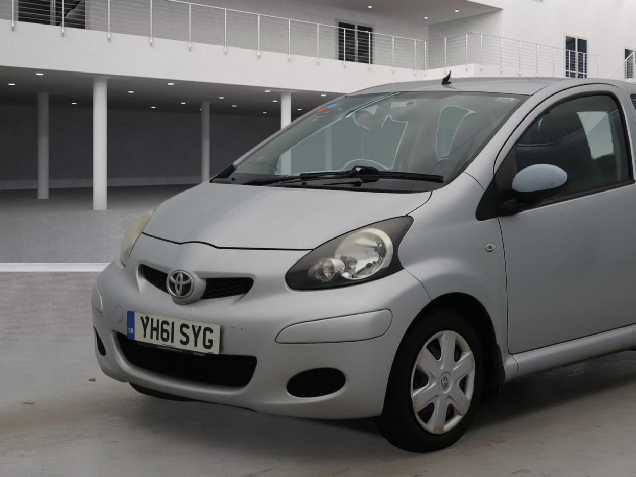 Toyota AYGO 1.0 VVT-i Ice Hatchback 3dr Petrol MultiMode Euro 5 (67 ps)