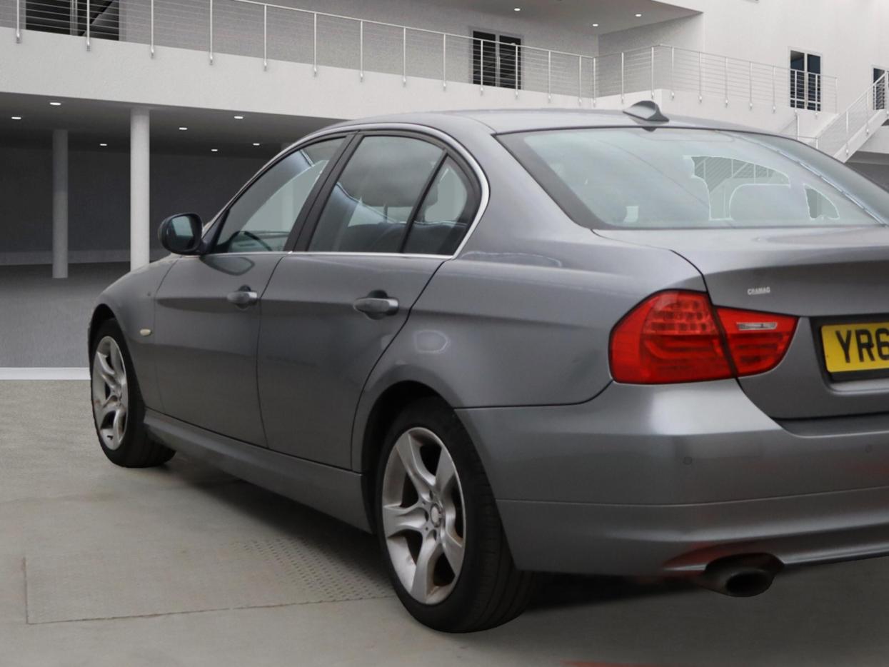 BMW 3 Series 2.0 318i Exclusive Edition Saloon 4dr Petrol Steptronic Euro 5 (143 ps)