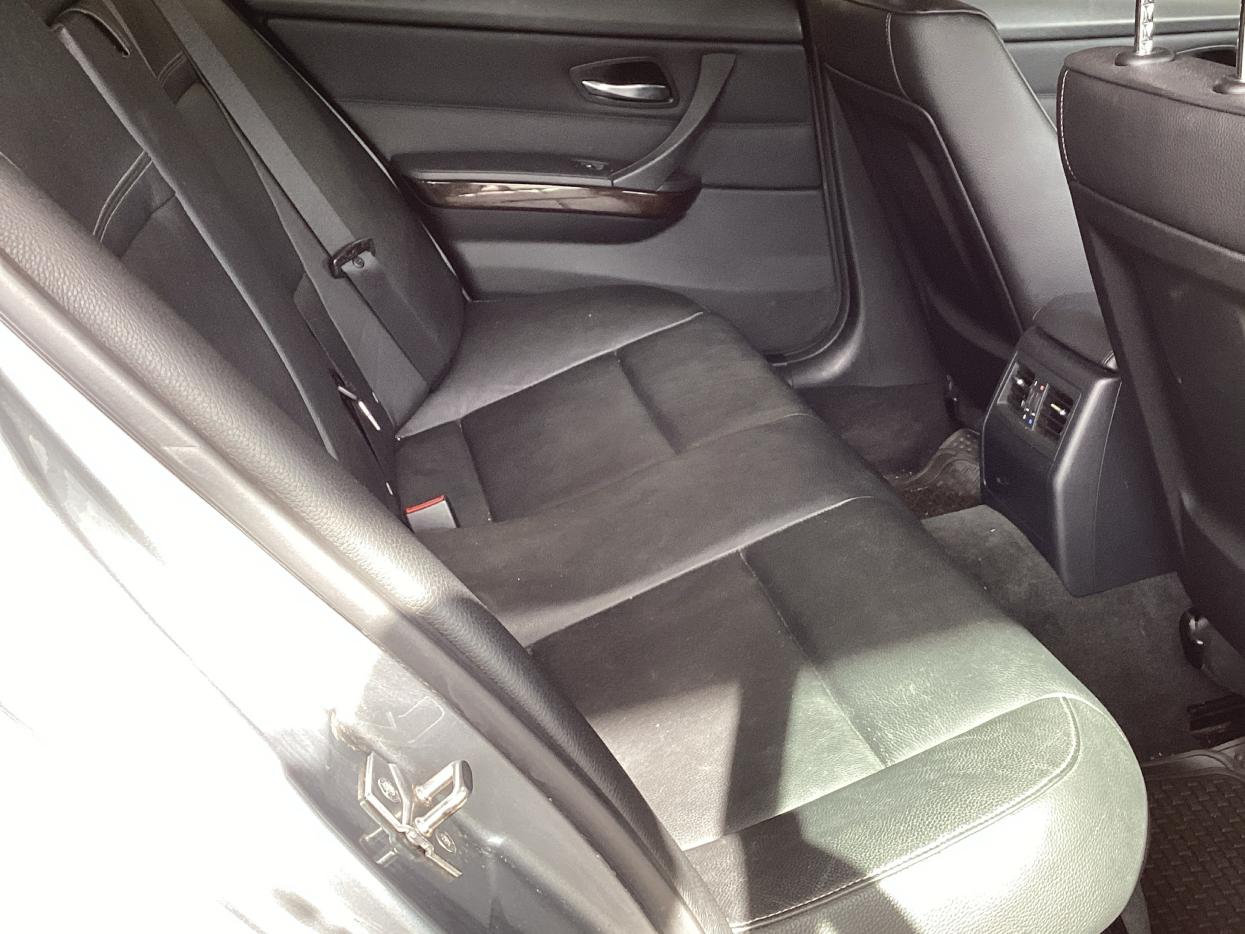 BMW 3 Series 2.0 318i Exclusive Edition Saloon 4dr Petrol Steptronic Euro 5 (143 ps)