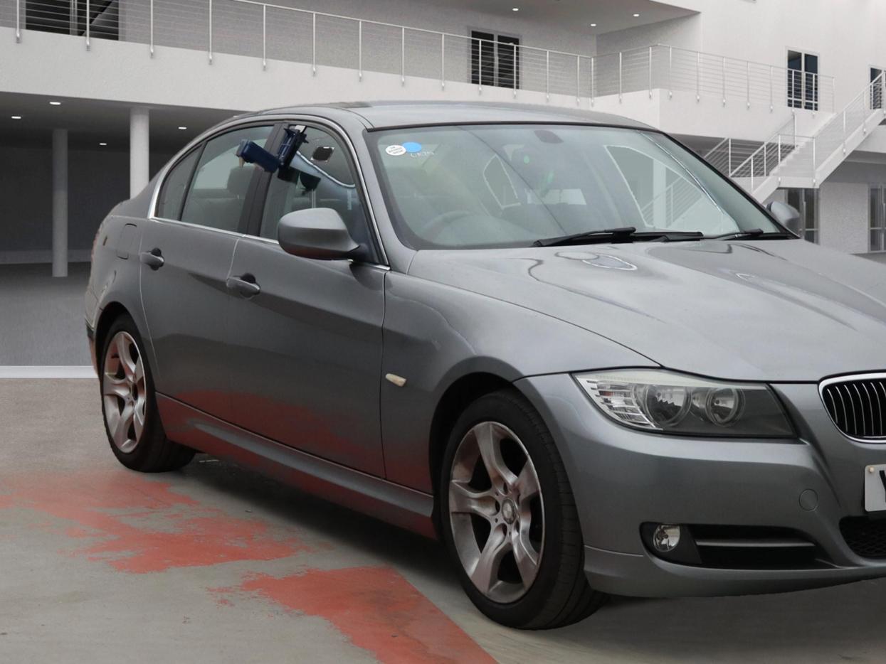 BMW 3 Series 2.0 318i Exclusive Edition Saloon 4dr Petrol Steptronic Euro 5 (143 ps)
